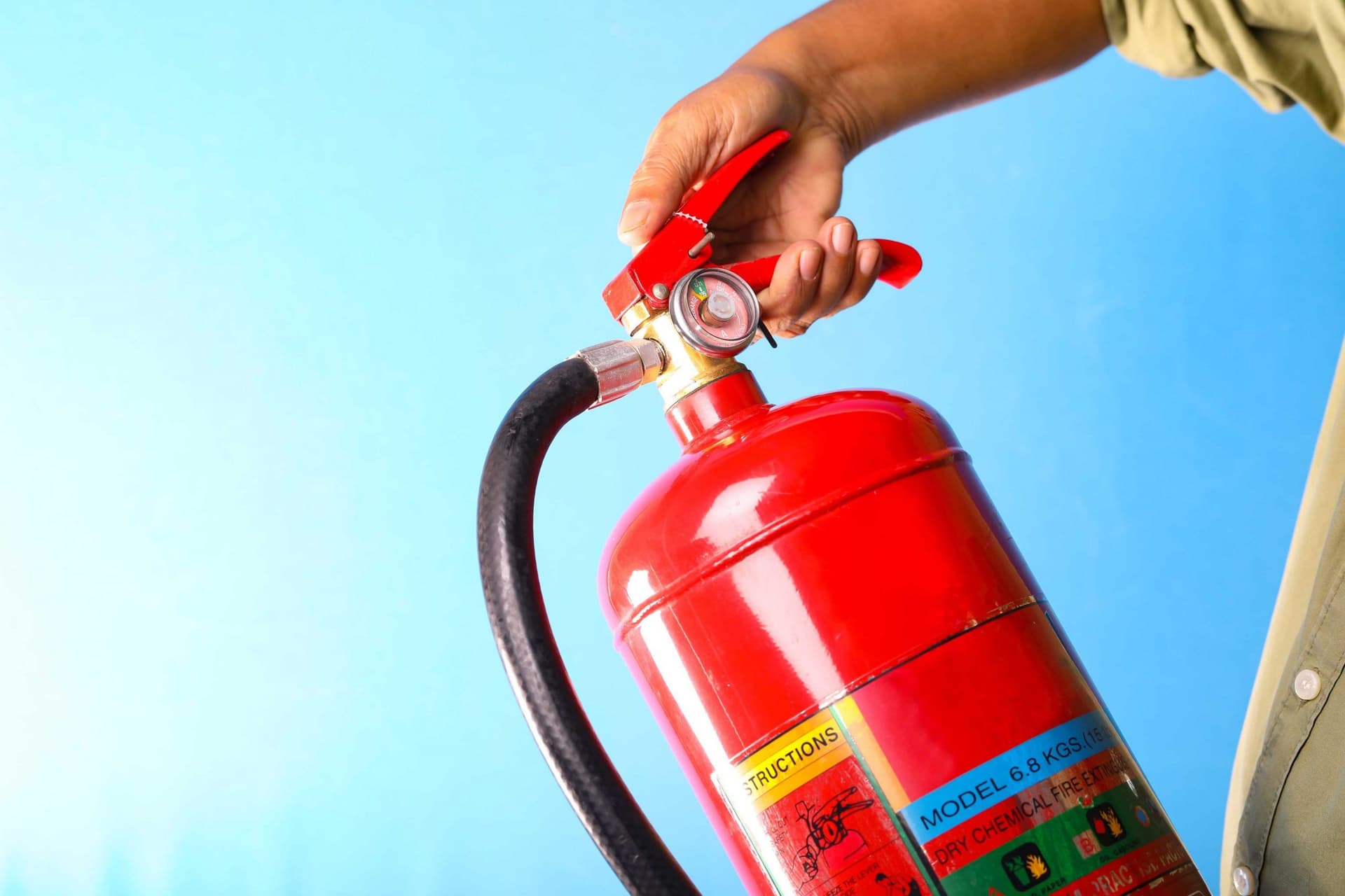 How to Properly Use a Fire Extinguisher